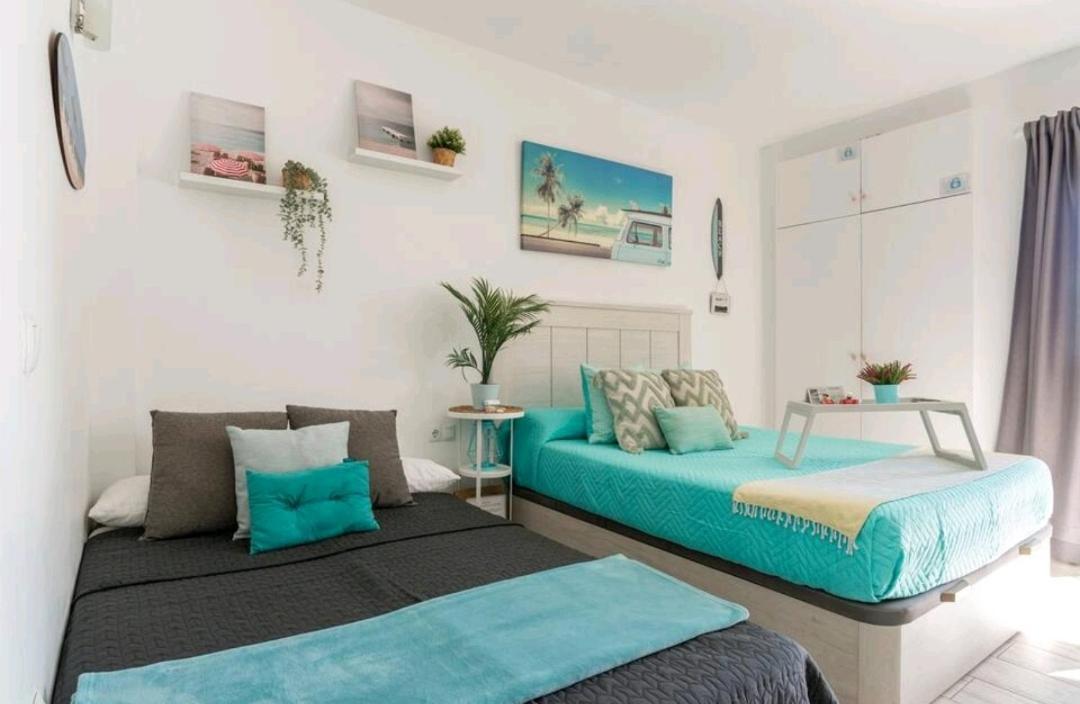El Estudio De La Playa Benalbeach Holidays Deluxe ベナルマデナ エクステリア 写真