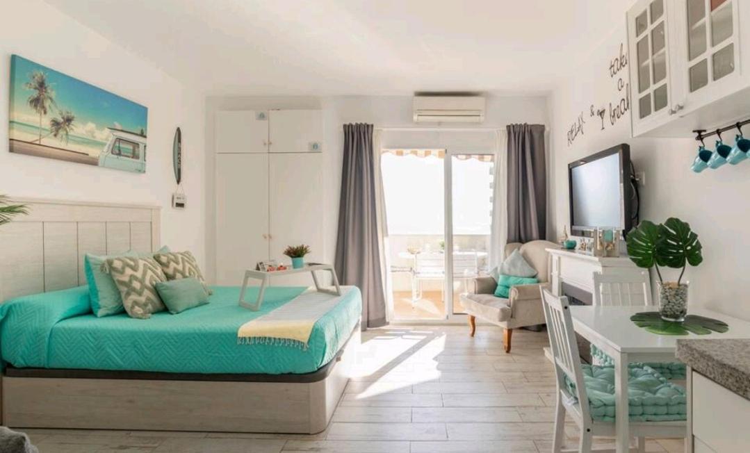 El Estudio De La Playa Benalbeach Holidays Deluxe ベナルマデナ エクステリア 写真