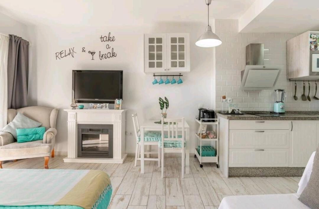 El Estudio De La Playa Benalbeach Holidays Deluxe ベナルマデナ エクステリア 写真