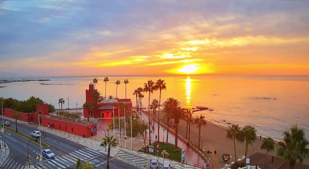 El Estudio De La Playa Benalbeach Holidays Deluxe ベナルマデナ エクステリア 写真