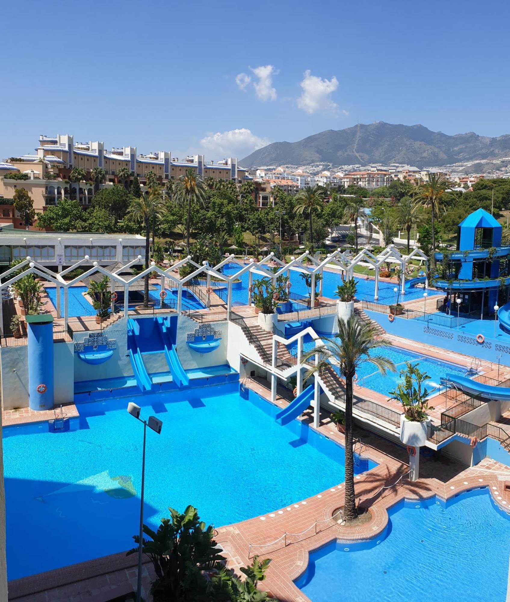El Estudio De La Playa Benalbeach Holidays Deluxe ベナルマデナ エクステリア 写真