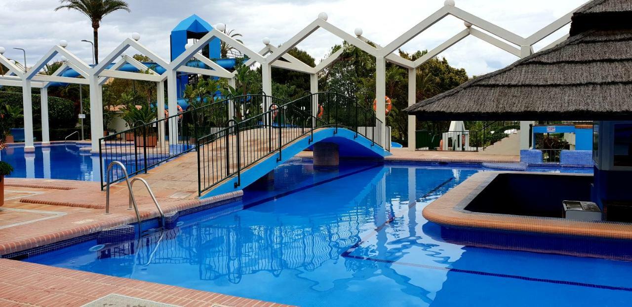 El Estudio De La Playa Benalbeach Holidays Deluxe ベナルマデナ エクステリア 写真