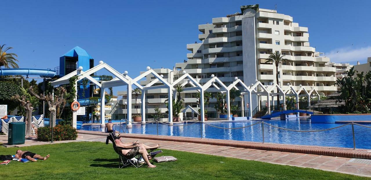 El Estudio De La Playa Benalbeach Holidays Deluxe ベナルマデナ エクステリア 写真
