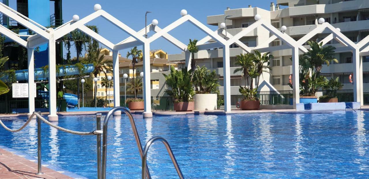 El Estudio De La Playa Benalbeach Holidays Deluxe ベナルマデナ エクステリア 写真